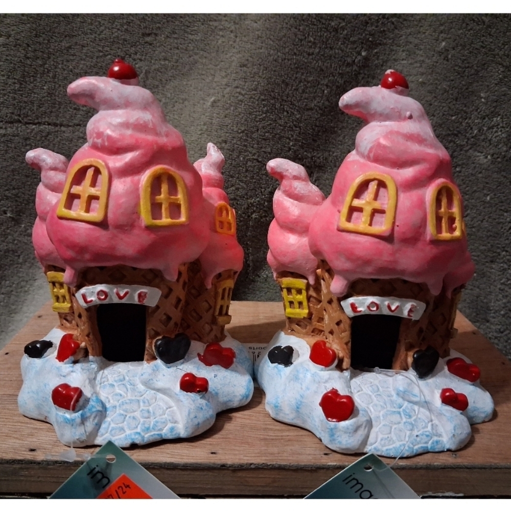 Fish Tank Gingerbread House Imagitarium Sweet Escape Aquarium Decor NWT - Picture 2 of 7